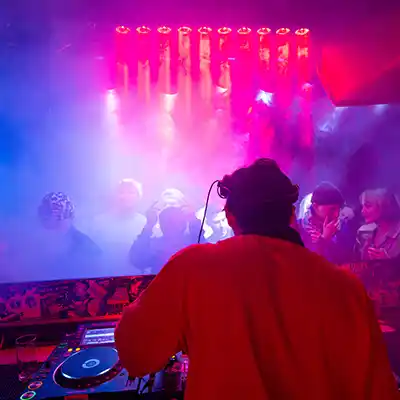 aw-sqr-14