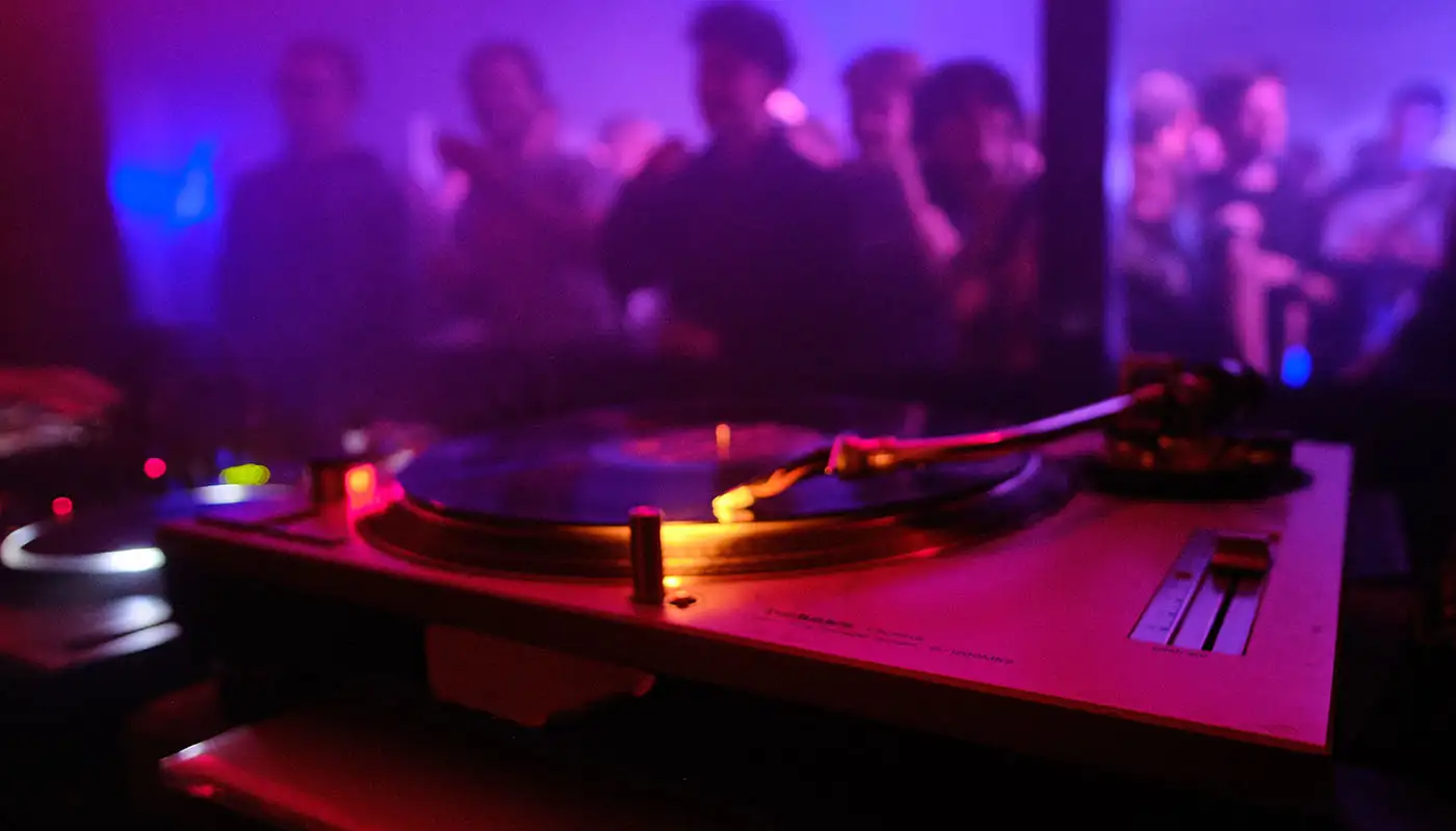 dj-bg-1